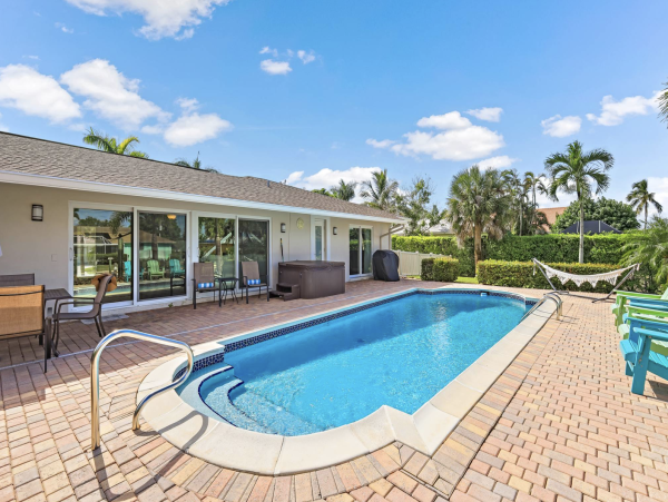 Canal Front 4 Bedroom Vacation Home Sleeps 10 Marco Island